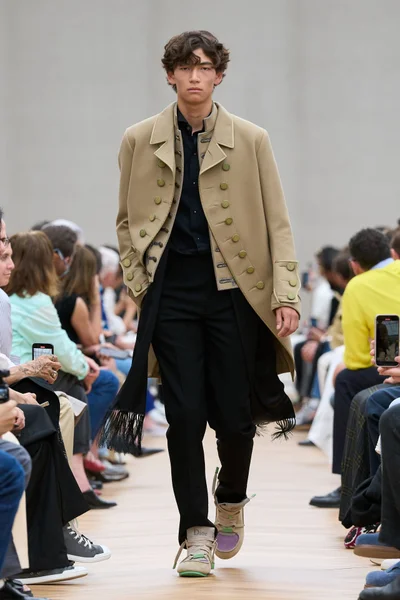 Look 45